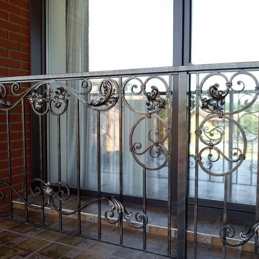 Кованая решетка на балкон с калиткой