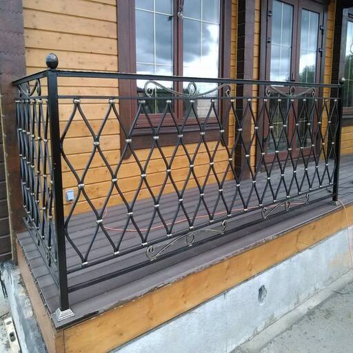 Кованая решетка на балкон